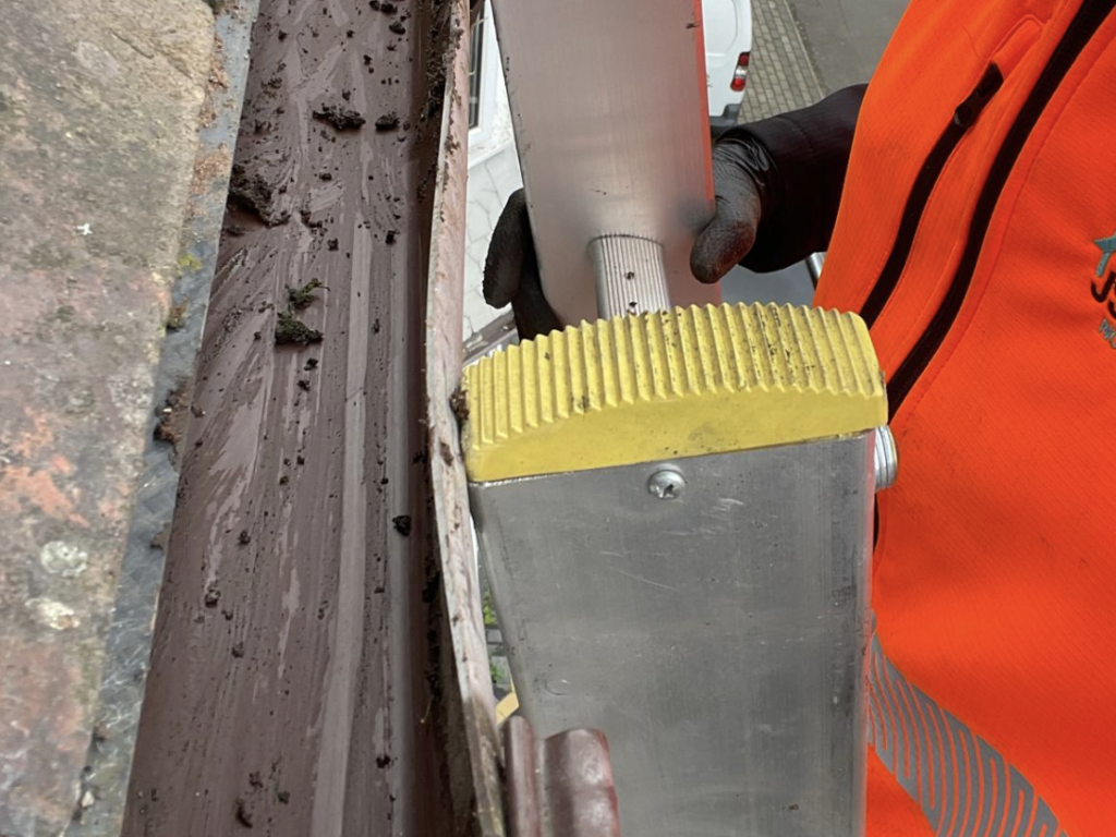 gutter cleaning solihull
